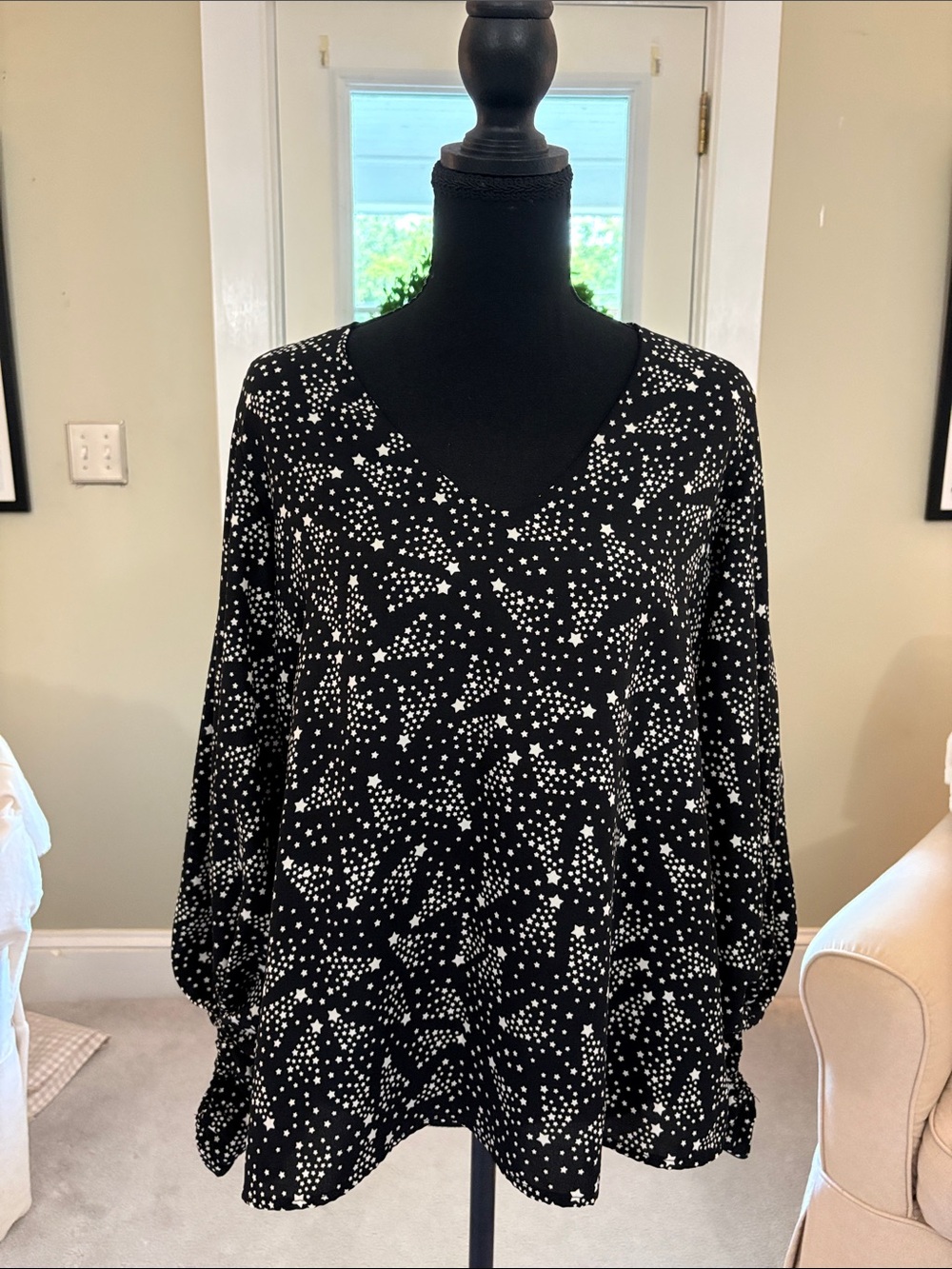 Vici Black Long Sleeve Star & Dot Print V-Neck Top